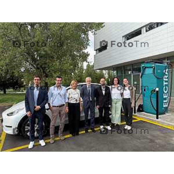Bergamo nuovo hub ultrafast di ricarica elettrica per veicoli elettrici. 18 settembre 2026 cronaca Bergamo Italia Foto Tiziano Manzoni Lapresse