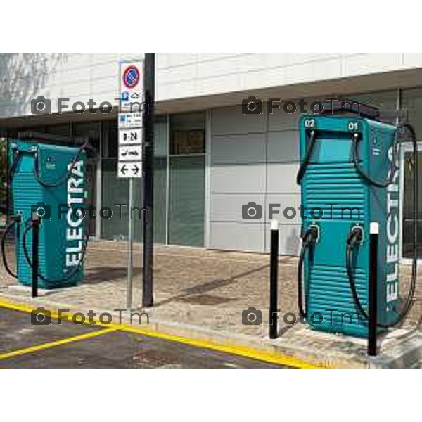 Bergamo nuovo hub ultrafast di ricarica elettrica per veicoli elettrici. 18 settembre 2026 cronaca Bergamo Italia Foto Tiziano Manzoni Lapresse