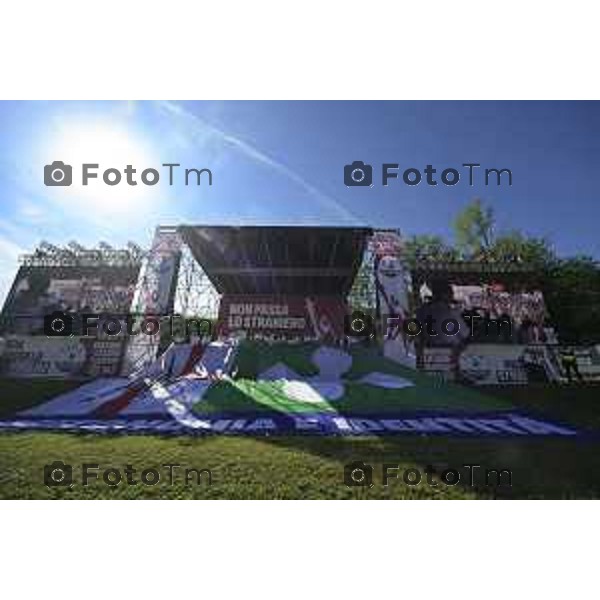 Bergamo Prato di Pontida raduno Leghista Attilio Fontana con il gruppo regione lombardia 20 settembre 2026 Bg Italia Foto Tiziano Manzoni Lapresse
