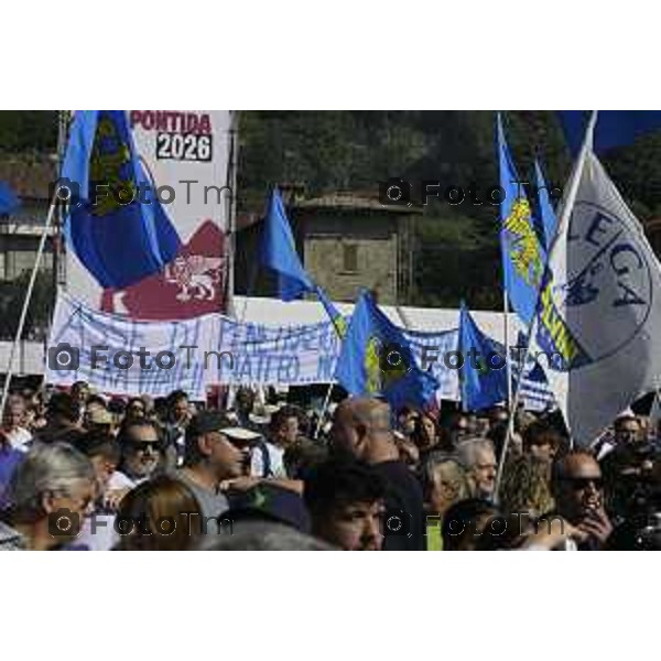 Bergamo Prato di Pontida raduno Leghista striscione per il ministro Salvini 20 settembre 2026 Bg Italia Foto Tiziano Manzoni Lapresse