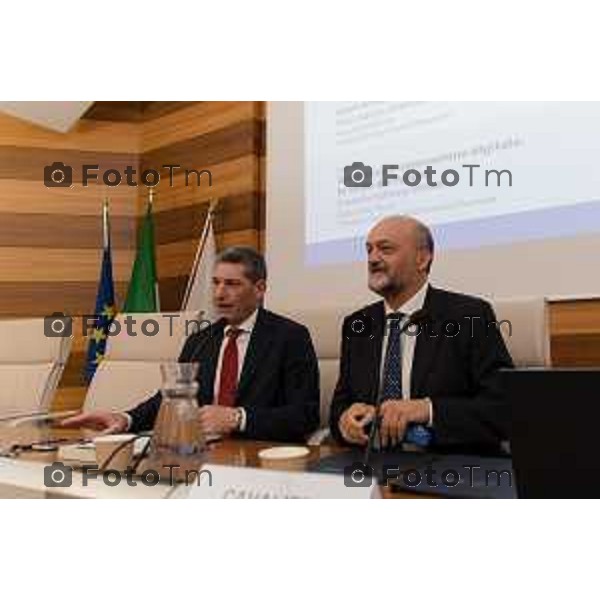 Bergamo, 21 settembre 2026 - l’Università degli studi di Bergamo ospita Vittorio Pisani, Capo della Polizia e Direttore Generale della Pubblica Sicurezza, per una lectio magistralis dedicata a “Sicurezza e innovazione digitale: le sfide del futuro”. L\'incontro è stato aperto dai saluti istituzionali del magnifico rettore Prof. Sergio Cavalieri. A fine dell\'incontro è stato firmato protocollo d\'intesa per la collaborazione tra università e ministero dell\'Interno.