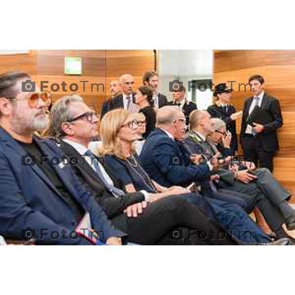 Bergamo, 21 settembre 2026 - l’Università degli studi di Bergamo ospita Vittorio Pisani, Capo della Polizia e Direttore Generale della Pubblica Sicurezza, per una lectio magistralis dedicata a “Sicurezza e innovazione digitale: le sfide del futuro”. L\'incontro è stato aperto dai saluti istituzionali del magnifico rettore Prof. Sergio Cavalieri. A fine dell\'incontro è stato firmato protocollo d\'intesa per la collaborazione tra università e ministero dell\'Interno.