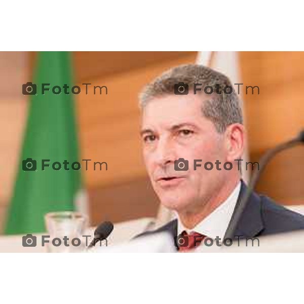 Bergamo, 21 settembre 2026 - l’Università degli studi di Bergamo ospita Vittorio Pisani, Capo della Polizia e Direttore Generale della Pubblica Sicurezza, per una lectio magistralis dedicata a “Sicurezza e innovazione digitale: le sfide del futuro”. L\'incontro è stato aperto dai saluti istituzionali del magnifico rettore Prof. Sergio Cavalieri. A fine dell\'incontro è stato firmato protocollo d\'intesa per la collaborazione tra università e ministero dell\'Interno.