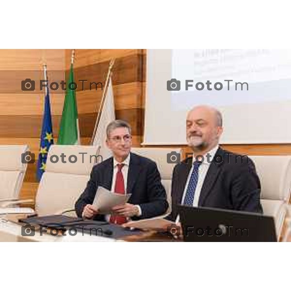 Bergamo, 21 settembre 2026 - l’Università degli studi di Bergamo ospita Vittorio Pisani, Capo della Polizia e Direttore Generale della Pubblica Sicurezza, per una lectio magistralis dedicata a “Sicurezza e innovazione digitale: le sfide del futuro”. L\'incontro è stato aperto dai saluti istituzionali del magnifico rettore Prof. Sergio Cavalieri. A fine dell\'incontro è stato firmato protocollo d\'intesa per la collaborazione tra università e ministero dell\'Interno.
