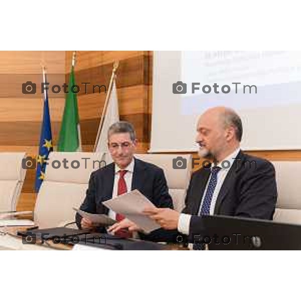 Bergamo, 21 settembre 2026 - l’Università degli studi di Bergamo ospita Vittorio Pisani, Capo della Polizia e Direttore Generale della Pubblica Sicurezza, per una lectio magistralis dedicata a “Sicurezza e innovazione digitale: le sfide del futuro”. L\'incontro è stato aperto dai saluti istituzionali del magnifico rettore Prof. Sergio Cavalieri. A fine dell\'incontro è stato firmato protocollo d\'intesa per la collaborazione tra università e ministero dell\'Interno.