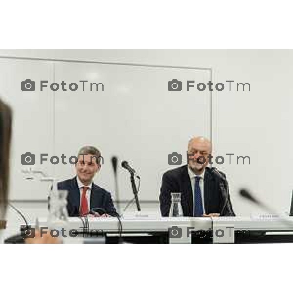 Bergamo, 21 settembre 2026 - l’Università degli studi di Bergamo ospita Vittorio Pisani, Capo della Polizia e Direttore Generale della Pubblica Sicurezza, per una lectio magistralis dedicata a “Sicurezza e innovazione digitale: le sfide del futuro”. L\'incontro è stato aperto dai saluti istituzionali del magnifico rettore Prof. Sergio Cavalieri. A fine dell\'incontro è stato firmato protocollo d\'intesa per la collaborazione tra università e ministero dell\'Interno.