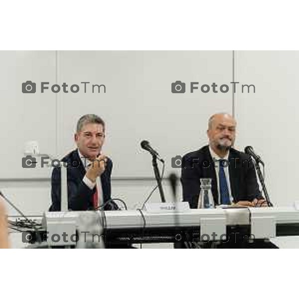 Bergamo, 21 settembre 2026 - l’Università degli studi di Bergamo ospita Vittorio Pisani, Capo della Polizia e Direttore Generale della Pubblica Sicurezza, per una lectio magistralis dedicata a “Sicurezza e innovazione digitale: le sfide del futuro”. L\'incontro è stato aperto dai saluti istituzionali del magnifico rettore Prof. Sergio Cavalieri. A fine dell\'incontro è stato firmato protocollo d\'intesa per la collaborazione tra università e ministero dell\'Interno.