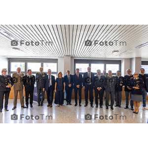 Bergamo, 21 settembre 2026 - l’Università degli studi di Bergamo ospita Vittorio Pisani, Capo della Polizia e Direttore Generale della Pubblica Sicurezza, per una lectio magistralis dedicata a “Sicurezza e innovazione digitale: le sfide del futuro”. L\'incontro è stato aperto dai saluti istituzionali del magnifico rettore Prof. Sergio Cavalieri. A fine dell\'incontro è stato firmato protocollo d\'intesa per la collaborazione tra università e ministero dell\'Interno.