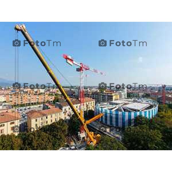 Bergamo Nuova Gamec posizionamento del tetto 30 settembre 2026 Bergamo Italia Foto Tiziano Manzoni Lapresse