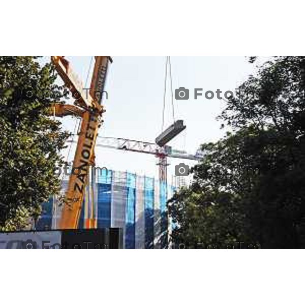 Bergamo Nuova Gamec posizionamento del tetto 30 settembre 2026 Bergamo Italia Foto Tiziano Manzoni Lapresse