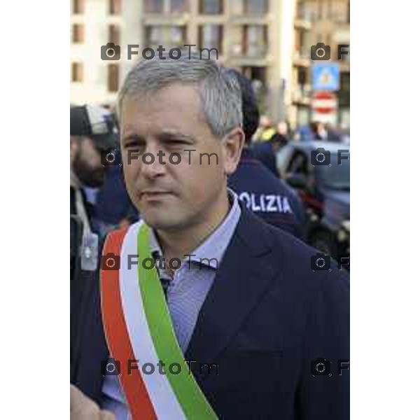 Bergamo Villa D\'Almè manifestazione sindaci dei Comuni della Val Brembana e della Valle Imagna per cercare di sbloccare il finanziamento del progetto della strada Paladina-Sedrina e consentire il completamento della Tangenziale sud nella foto Micheli sindaco sedrina 3 ottobre 2026 cronaca Bergamo Italia Foto Tiziano Manzoni Lapresse