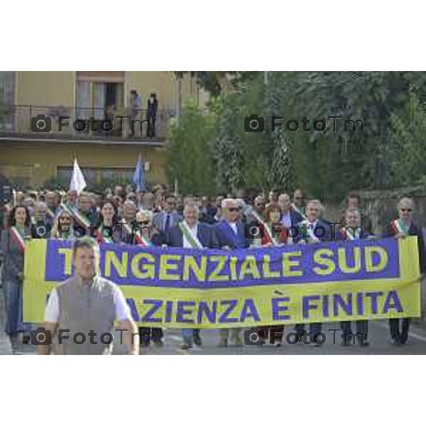 Bergamo Villa D\'Almè manifestazione sindaci dei Comuni della Val Brembana e della Valle Imagna per cercare di sbloccare il finanziamento del progetto della strada Paladina-Sedrina e consentire il completamento della Tangenziale sud 3 ottobre 2026 cronaca Bergamo Italia Foto Tiziano Manzoni Lapresse