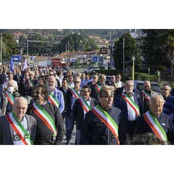 Bergamo Villa D\'Almè manifestazione sindaci dei Comuni della Val Brembana e della Valle Imagna per cercare di sbloccare il finanziamento del progetto della strada Paladina-Sedrina e consentire il completamento della Tangenziale sud 3 ottobre 2026 cronaca Bergamo Italia Foto Tiziano Manzoni Lapresse
