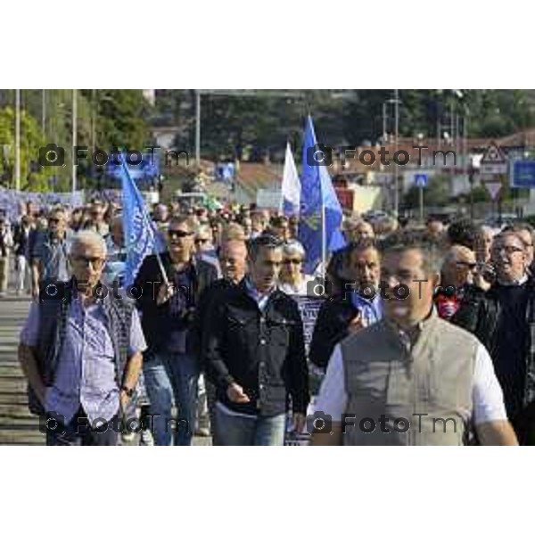 Bergamo Villa D\'Almè manifestazione sindaci dei Comuni della Val Brembana e della Valle Imagna per cercare di sbloccare il finanziamento del progetto della strada Paladina-Sedrina e consentire il completamento della Tangenziale sud Daniele Belotti 3 ottobre 2026 cronaca Bergamo Italia Foto Tiziano Manzoni Lapresse