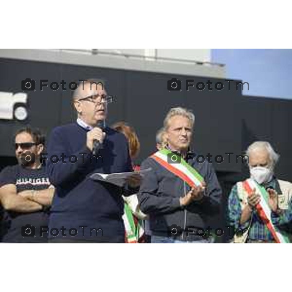 Bergamo Villa D\'Almè manifestazione sindaci dei Comuni della Val Brembana e della Valle Imagna per cercare di sbloccare il finanziamento del progetto della strada Paladina-Sedrina e consentire il completamento della Tangenziale sud Milesi Vice San pellegrino 3 ottobre 2026 cronaca Bergamo Italia Foto Tiziano Manzoni Lapresse