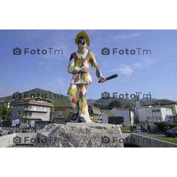 Villa D\'Almè Traffico code rotonda Arlecchino code mezzi pesanti rotonda indicazioni caos file strada chiusa 3 ottobre 2026 cronaca Bergamo Italia Foto Tiziano Manzoni Lapresse