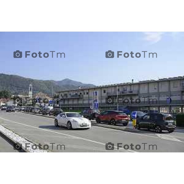 Villa D\'Almè Traffico code rotonda Arlecchino code mezzi pesanti rotonda indicazioni caos file strada chiusa 3 ottobre 2026 cronaca Bergamo Italia Foto Tiziano Manzoni Lapresse
