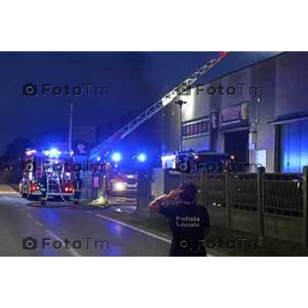 Stezzano incedio Ditta grafica pubblicità 10 ottobre 2026 cronaca Bergamo Italia Foto Tiziano Manzoni Lapresse