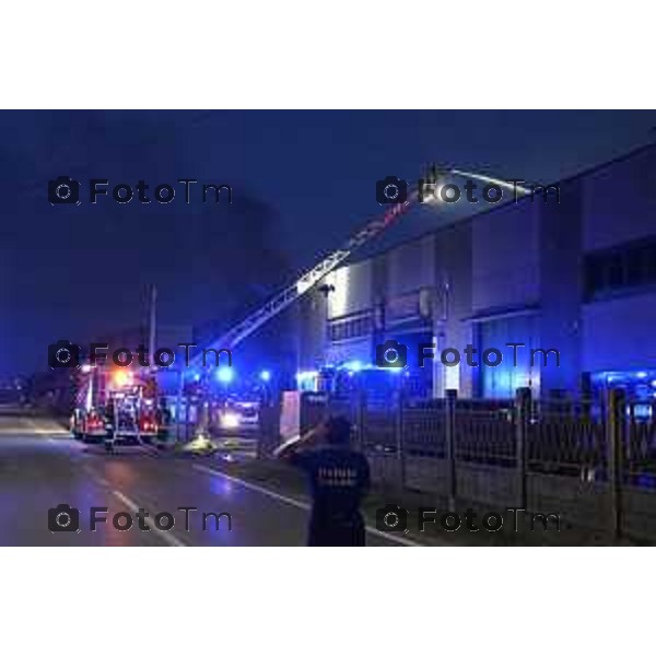 Stezzano incedio Ditta grafica pubblicità 10 ottobre 2026 cronaca Bergamo Italia Foto Tiziano Manzoni Lapresse