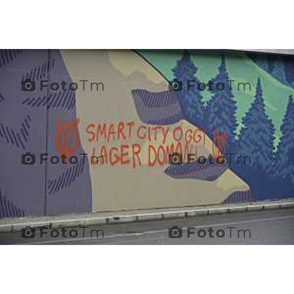 Bergamo Rondò delle Valli a Murale imbrattato dopo pochi giorni 08- ottobre 2026 cronaca Bergamo Italia Foto Tiziano Manzoni Lapresse