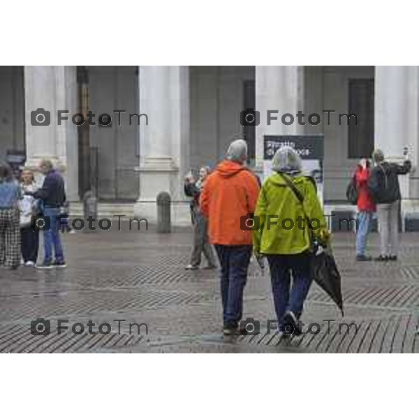 Bergamo Bergamo Alta piazza vecchia carico scarico turisti pioggia maltempo autunno 2026 08 ottobre 2026 cronaca Bergamo Italia Foto Tiziano Manzoni Lapresse