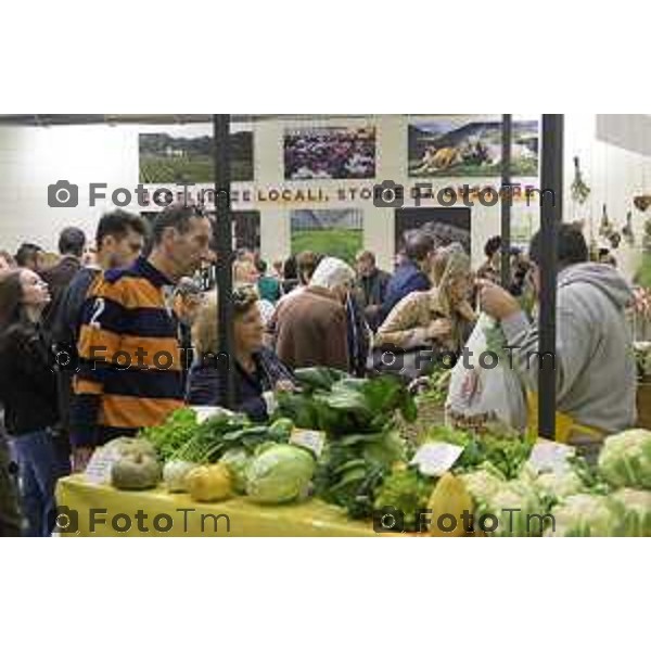 Bergamo inaugura il primo mercato agricolo coperto Coldiretti e Campagna Amica Bergamo.ChorusLife Coldiretti, Comune di Bergamo, Comune di Scanzorosciate e Cooperativa Sociale Namastè, con il sostegno dell’Università degli studi di Bergamo, nell’ambito di un percorso sostenuto da Regione Lombardia attraverso il Piano di Sviluppo Rurale dedicato alla cooperazione per i sistemi del cibo, le filiere corte e i mercati locali 17 ottobre 2026 cronaca Bergamo Italia Foto Tiziano Manzoni Lapresse