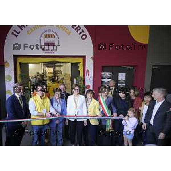 Bergamo inaugura il primo mercato agricolo coperto Coldiretti e Campagna Amica Bergamo.ChorusLife Coldiretti, Comune di Bergamo, Comune di Scanzorosciate e Cooperativa Sociale Namastè, con il sostegno dell’Università degli studi di Bergamo, nell’ambito di un percorso sostenuto da Regione Lombardia attraverso il Piano di Sviluppo Rurale dedicato alla cooperazione per i sistemi del cibo, le filiere corte e i mercati locali 17 ottobre 2026 cronaca Bergamo Italia Foto Tiziano Manzoni Lapresse