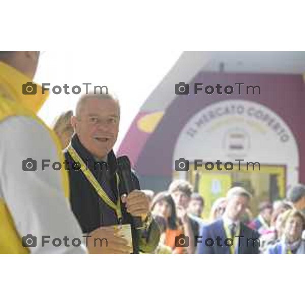 Bergamo inaugura il primo mercato agricolo coperto Coldiretti e Campagna Amica Bergamo.ChorusLife Coldiretti, Comune di Bergamo, Comune di Scanzorosciate e Cooperativa Sociale Namastè, con il sostegno dell’Università degli studi di Bergamo, nell’ambito di un percorso sostenuto da Regione Lombardia attraverso il Piano di Sviluppo Rurale dedicato alla cooperazione per i sistemi del cibo, le filiere corte e i mercati locali Giovanni Benedetti, 17 ottobre 2026 cronaca Bergamo Italia Foto Tiziano Manzoni Lapresse
