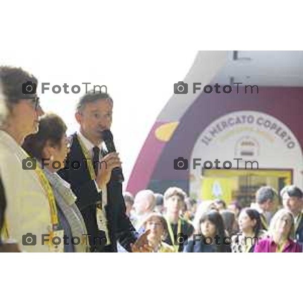 Bergamo inaugura il primo mercato agricolo coperto Coldiretti e Campagna Amica Bergamo.ChorusLife Coldiretti, Comune di Bergamo, Comune di Scanzorosciate e Cooperativa Sociale Namastè, con il sostegno dell’Università degli studi di Bergamo, nell’ambito di un percorso sostenuto da Regione Lombardia attraverso il Piano di Sviluppo Rurale dedicato alla cooperazione per i sistemi del cibo, le filiere corte e i mercati locali 17 ottobre 2026 cronaca Bergamo Italia Foto Tiziano Manzoni Lapresse