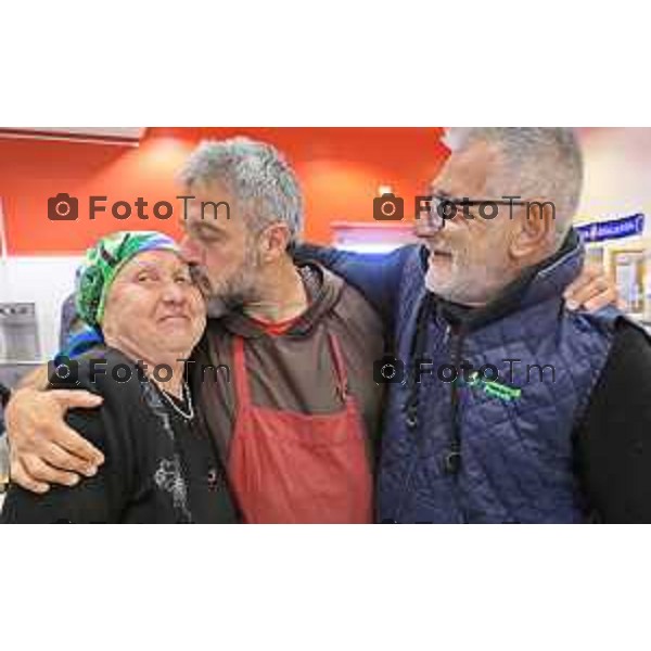 Bergamo 20 ottobre 2026 cronaca Italia Bergamo mensa frati capuccini con Fra Andrea distribuzione dei pasti Foto Tiziano Manzoni Lapresse