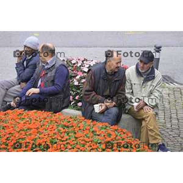 Bergamo 20 ottobre 2026 cronaca Italia Bergamo mensa frati capuccini con Fra Andrea distribuzione dei pasti Foto Tiziano Manzoni Lapresse