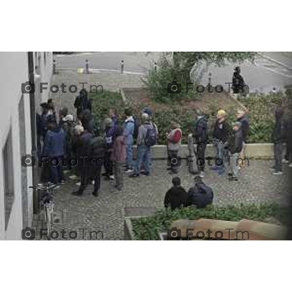 Bergamo 20 ottobre 2026 cronaca Italia Bergamo mensa frati capuccini con Fra Andrea distribuzione dei pasti Foto Tiziano Manzoni Lapresse