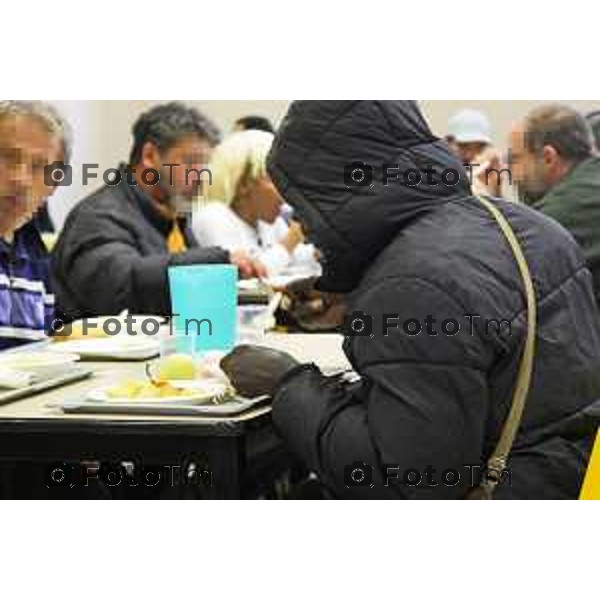 Bergamo 20 ottobre 2026 cronaca Italia Bergamo mensa frati capuccini con Fra Andrea distribuzione dei pasti Foto Tiziano Manzoni Lapresse