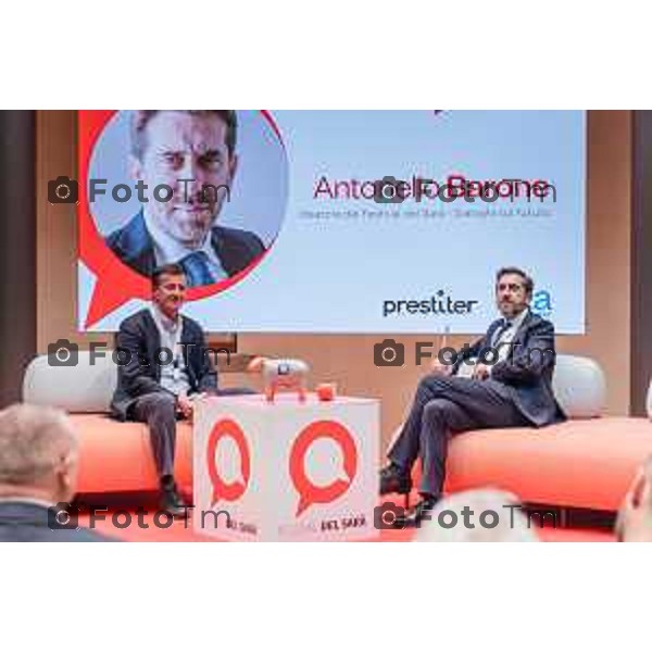 Bergamo, 23 ottobre 2026 – Un momento della nuova edizione del "Festival del Sarà – Dialoghi sul futuro", intitolata "Europa allo specchio", tenutasi presso la sede del CIID al Monastero di Astino. Durante l\'evento si sono svolti dibattiti dedicati a geopolitica, difesa, energia e identità europea, con i saluti istituzionali della sindaca di Bergamo Elena Carnevali, della sindaca di Brescia Laura Castelletti e del presidente della Camera di Commercio Giovanni Zambonelli. Tra i momenti principali, il dialogo tra Roberto Cingolani e l\'ideatore del festival Antonello Barone, culminato con la consegna del primo "Premio Sarà" da parte della fondatrice del CIID Simona Maschi, seguito dal panel sul tema delle democrazie alla prova con l\'europarlamentare Giorgio Gori. in foto: Giorgio Gori