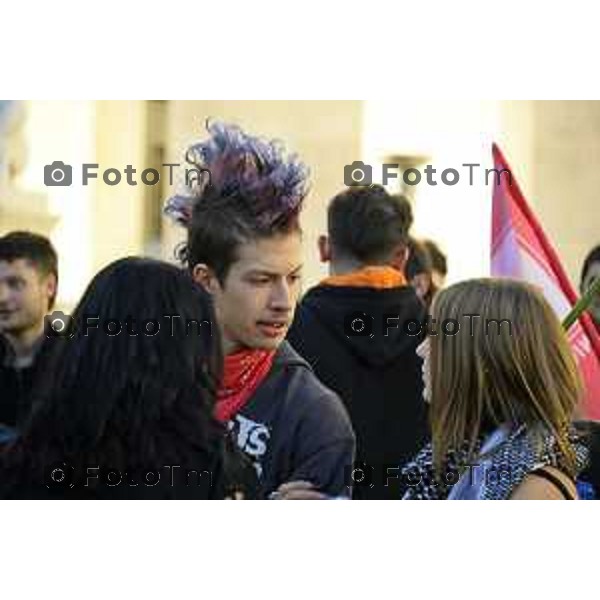 Bergamo protesta contro il caro vita e la scuola 24 ottobre 2026 cronaca Bergamo Italia Foto Tiziano Manzoni Lapresse