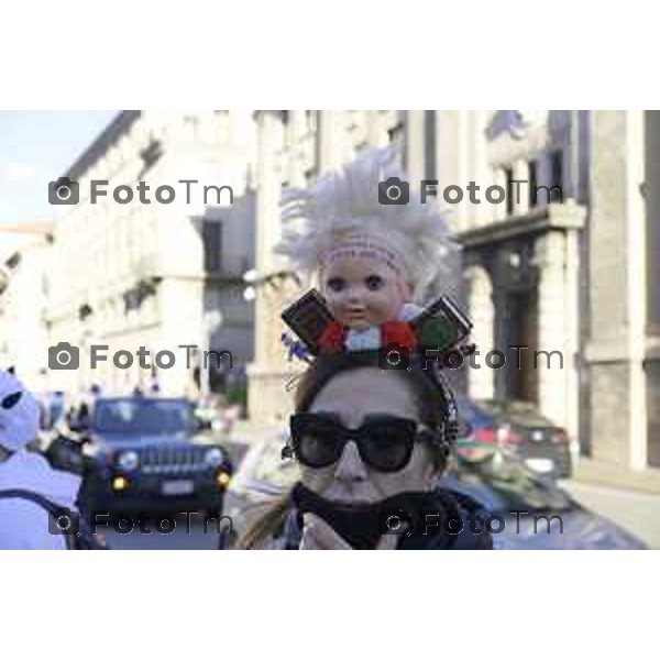 Bergamo protesta contro il caro vita e la scuola 24 ottobre 2026 cronaca Bergamo Italia Foto Tiziano Manzoni Lapresse