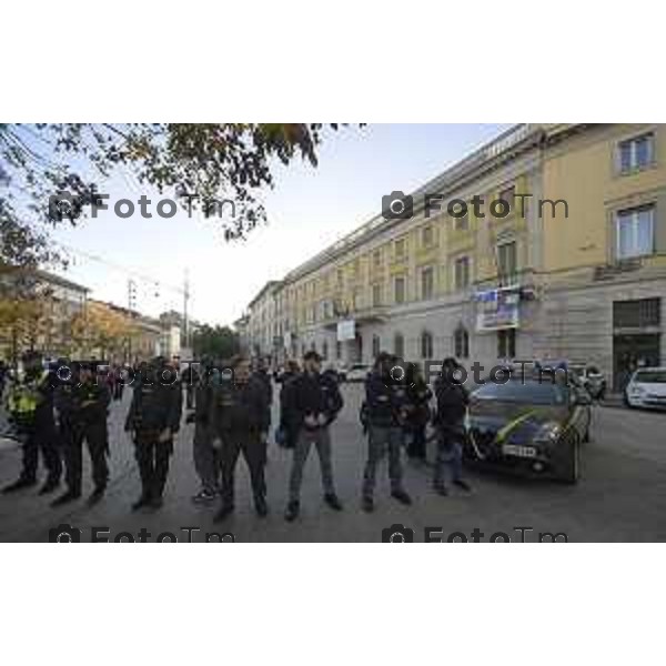 Bergamo protesta contro il caro vita e la scuola 24 ottobre 2026 cronaca Bergamo Italia Foto Tiziano Manzoni Lapresse