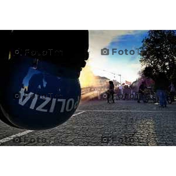 Bergamo protesta contro il caro vita e la scuola 24 ottobre 2026 cronaca Bergamo Italia Foto Tiziano Manzoni Lapresse
