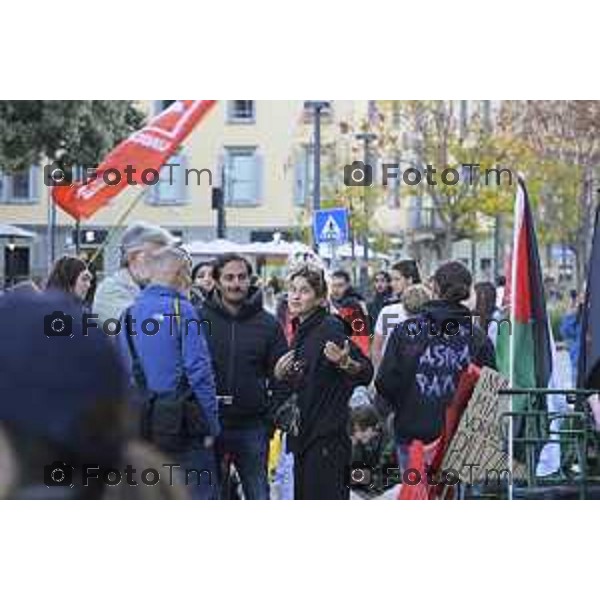 Bergamo protesta contro il caro vita e la scuola 24 ottobre 2026 cronaca Bergamo Italia Foto Tiziano Manzoni Lapresse