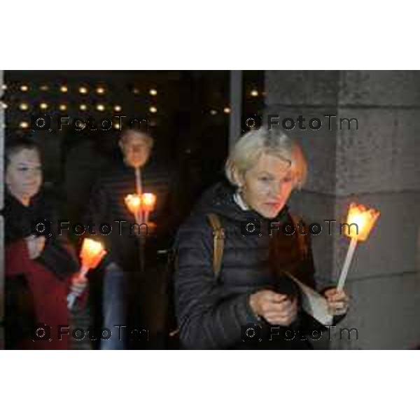 Strozza Bg fiaccolata a un anno dalla decapitazione presunta di Pamela Genini Bergamo 27 Ottobre 2026 Italia Foto Tiziano Manzoni Lapresse