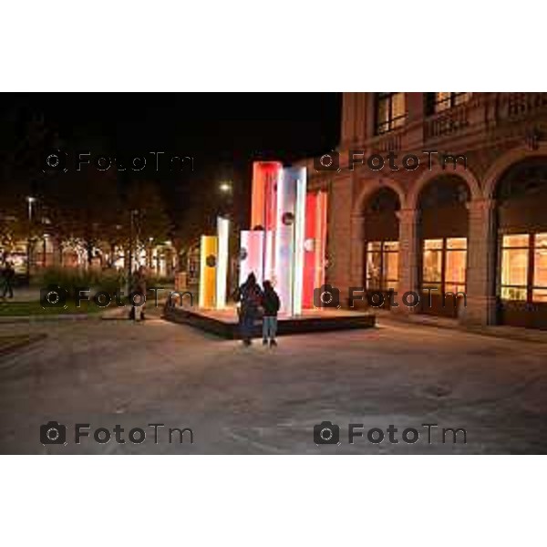 Tiziano Manzoni/LaPresse 24-11- 2023 Bergamo, Italia Cronaca Bergamo tour di Christmas Design - mostra installazioni d\'autore nelle piazze di Bergamo